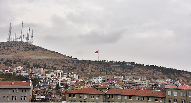 Büyükşehir'den Akyokuş'a Dev Türk Bayrağı