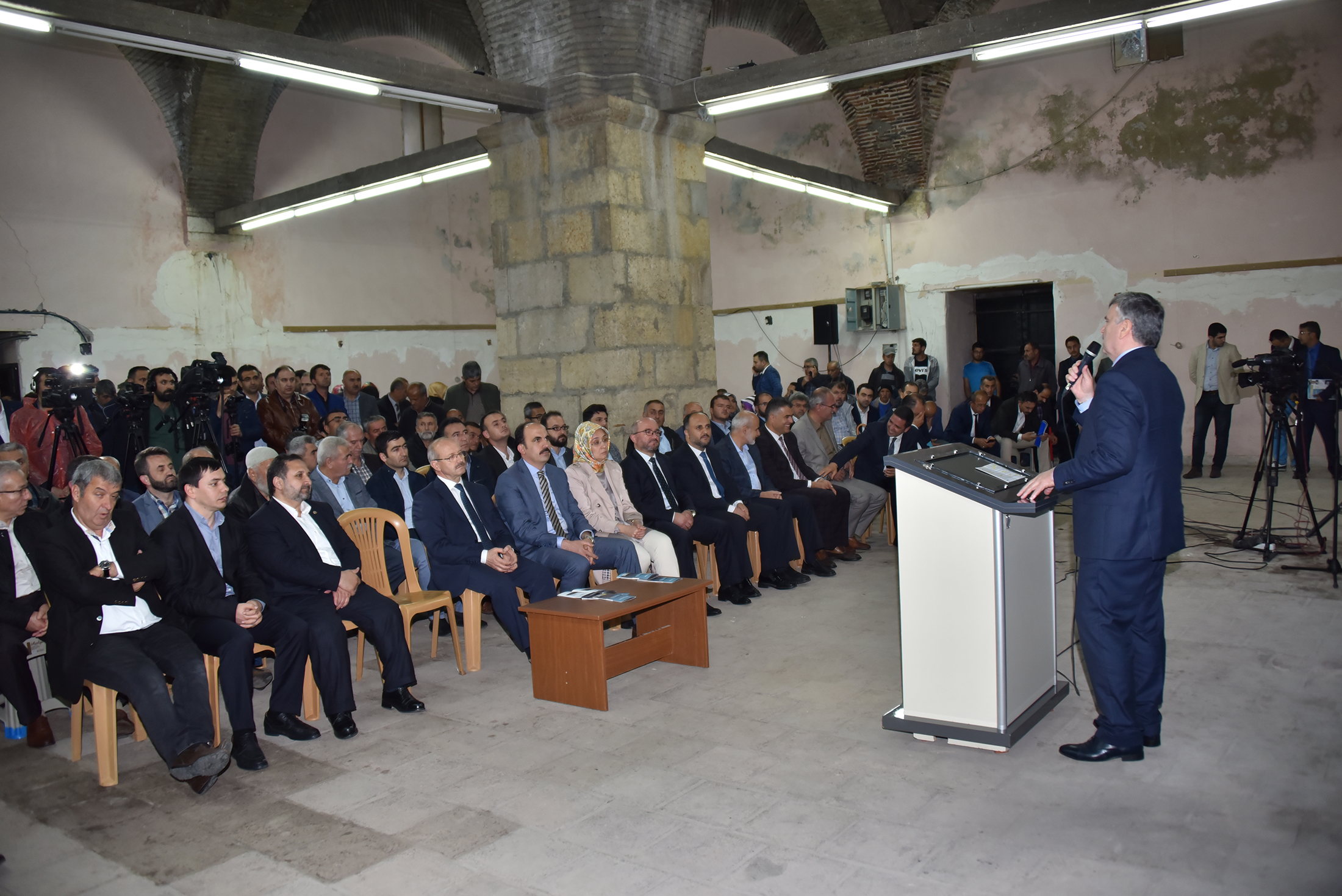 Tarihi Eşrefoğlu Bedesteni Restorasyonu Başladı 