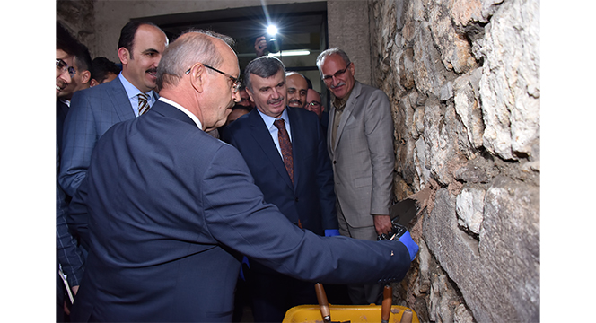 Tarihi Eşrefoğlu Bedesteni Restorasyonu Başladı 