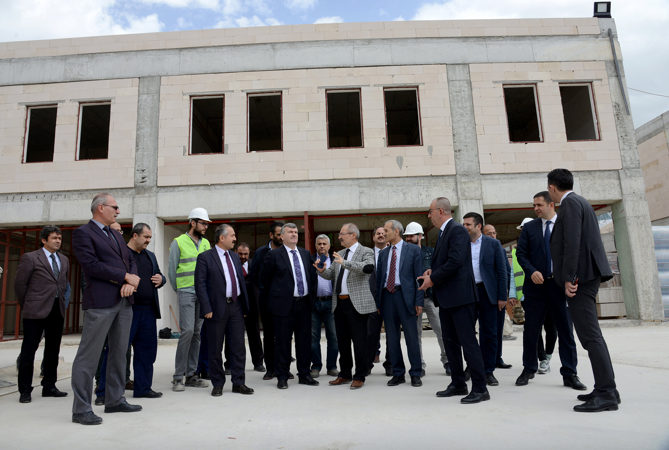Başkan Akyürek Tarihi Osmanlı Buğday Pazarı İnşaatını İnceledi