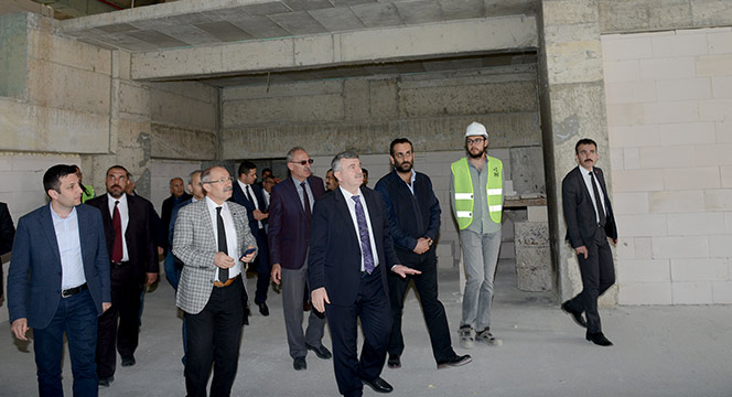 Başkan Akyürek Tarihi Osmanlı Buğday Pazarı İnşaatını İnceledi