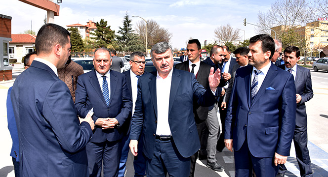 Büyükşehir'den 5 Yeni Köprülü Kavşak ve Yaya Üst Geçidi 