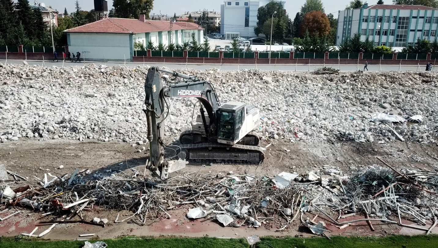 Millet Bahçesi Çalışmalarında Yüzde 100 Geri Dönüşüm  
