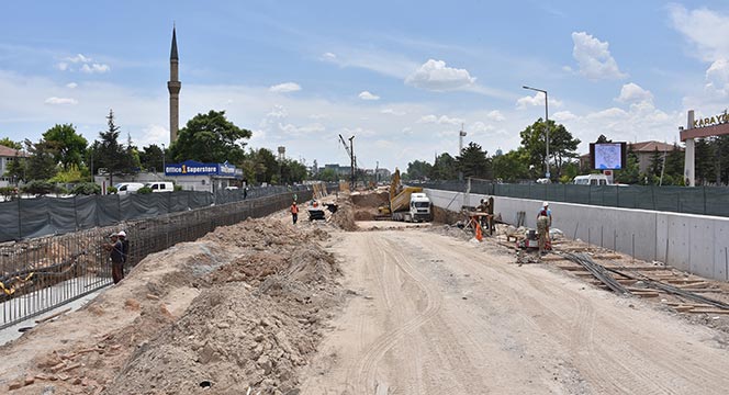 Başkan Altay Yapımı Devam Eden Köprülü Kavşakları İnceledi