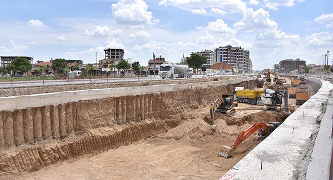 Başkan Altay Yapımı Devam Eden Köprülü Kavşakları İnceledi