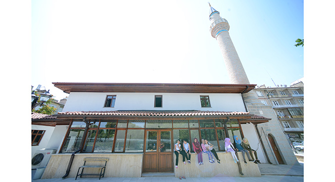 Kadı İzzetin Camii Restorasyonu Tamamlandı 
