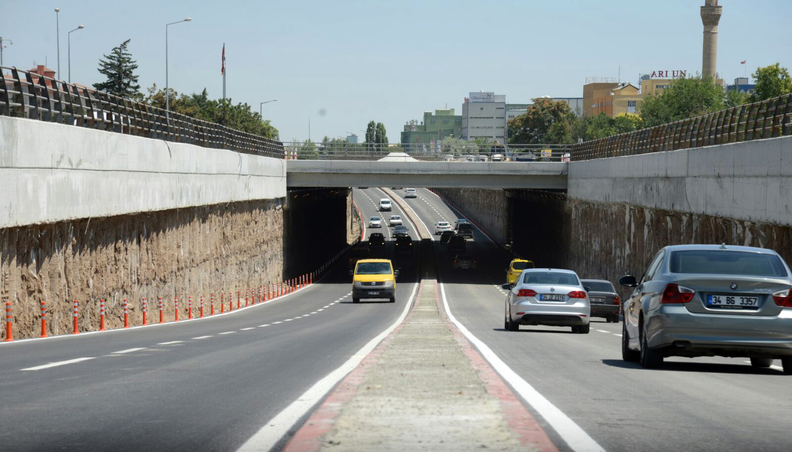 4 Yeni Köprülü Kavşaktan da Alttan Geçiş Verildi  
