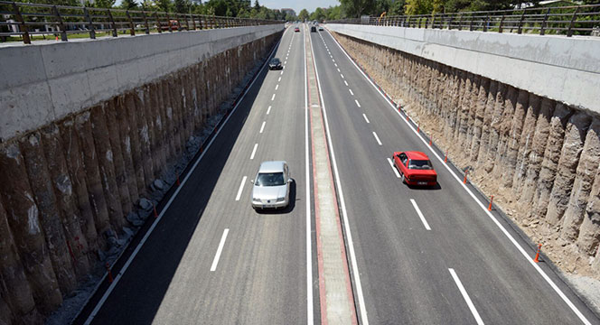 4 Yeni Köprülü Kavşaktan da Alttan Geçiş Verildi  