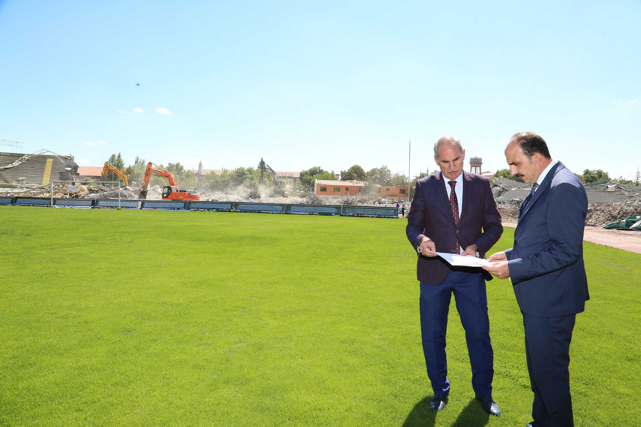 Eski Stadyum Millet Bahçesine Dönüşüyor