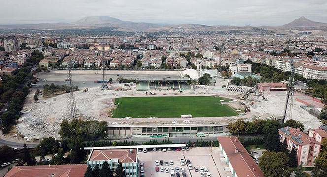Eski Stadyum Millet Bahçesine Dönüşüyor