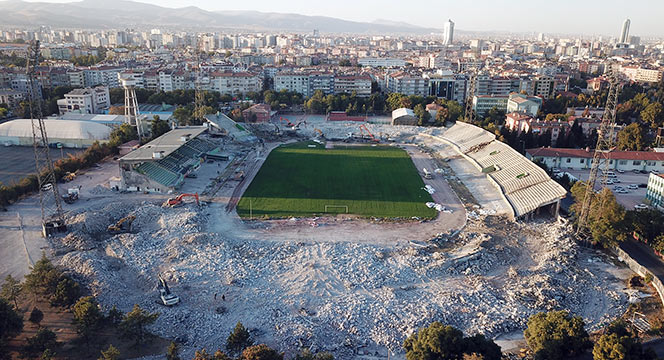 Eski Stadyum Millet Bahçesine Dönüşüyor