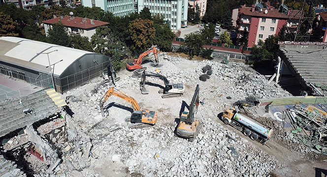 Eski Stadyum Millet Bahçesine Dönüşüyor