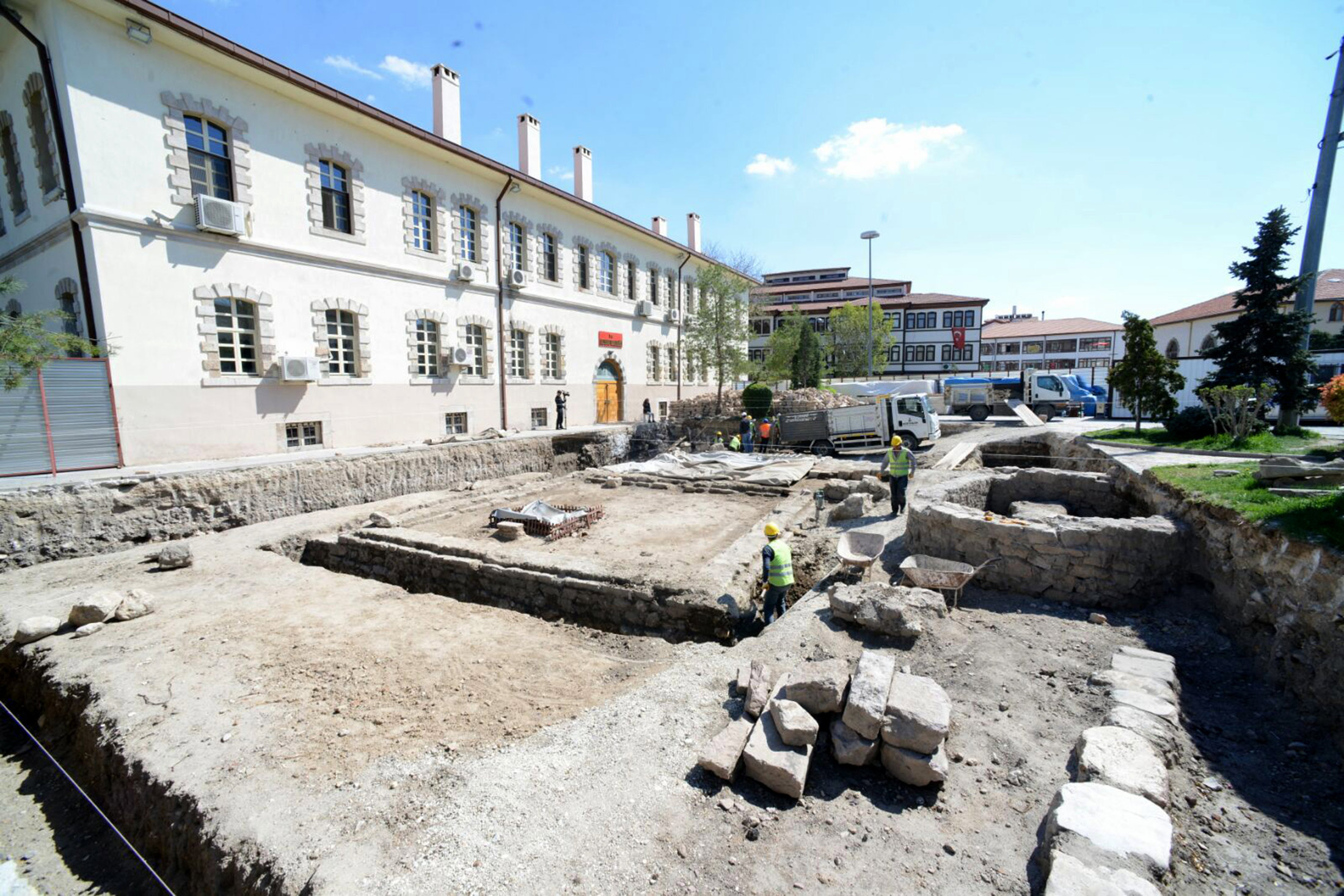 Ulvi Sultan Türbesi ve Mescidi Restore Ediliyor  