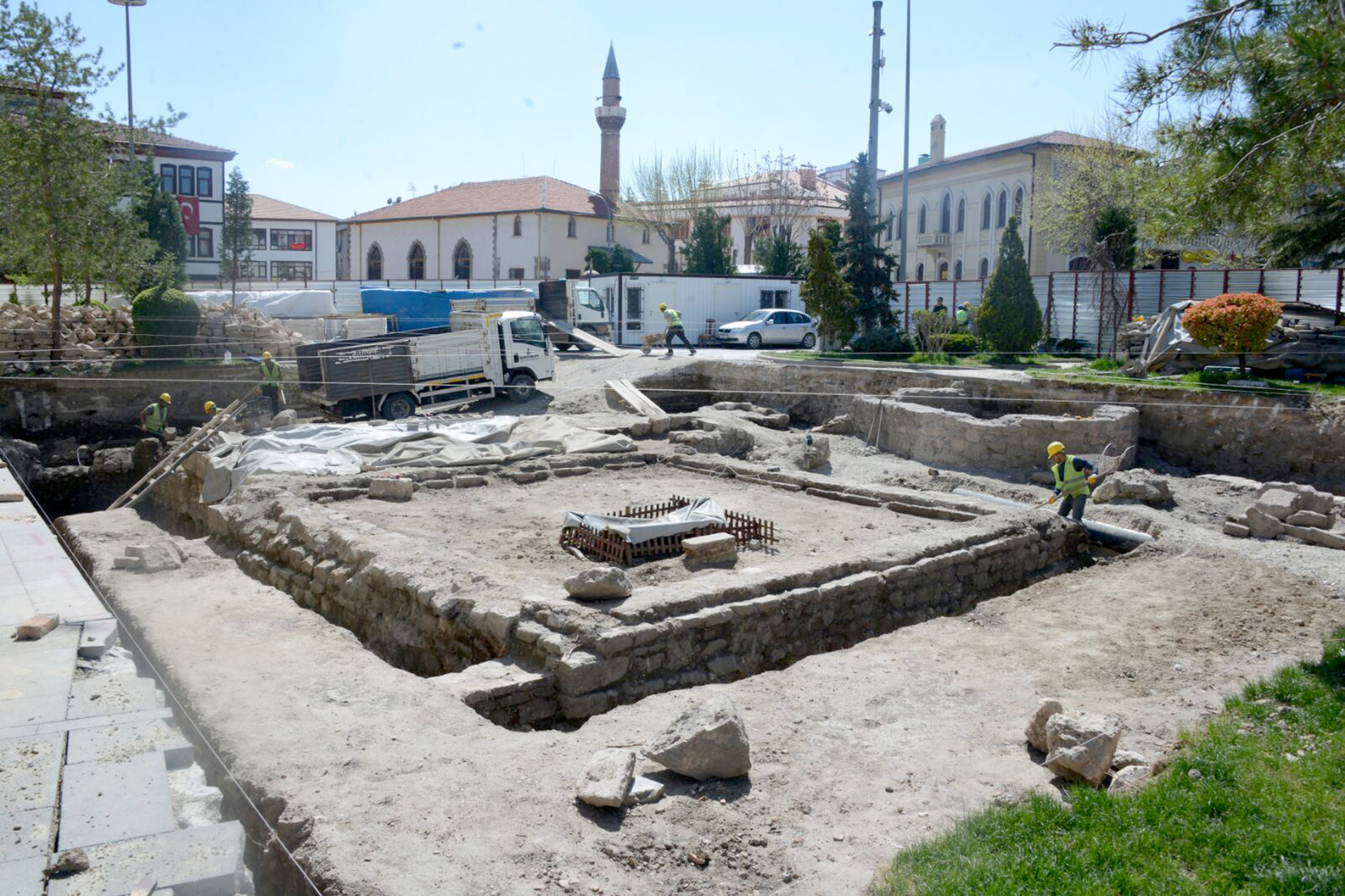 Ulvi Sultan Türbesi ve Mescidi Restore Ediliyor  