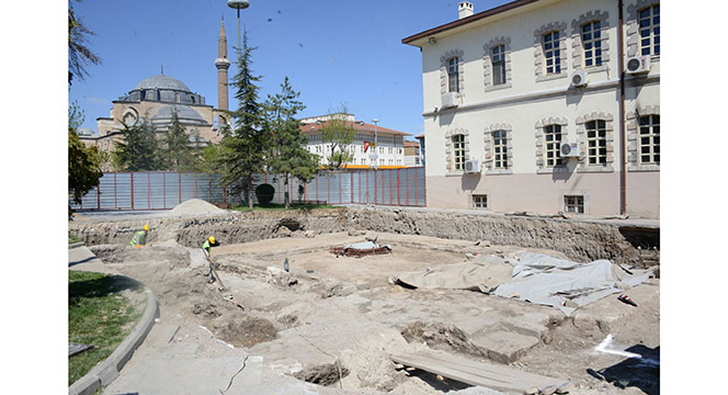 Ulvi Sultan Türbesi ve Mescidi Restore Ediliyor  