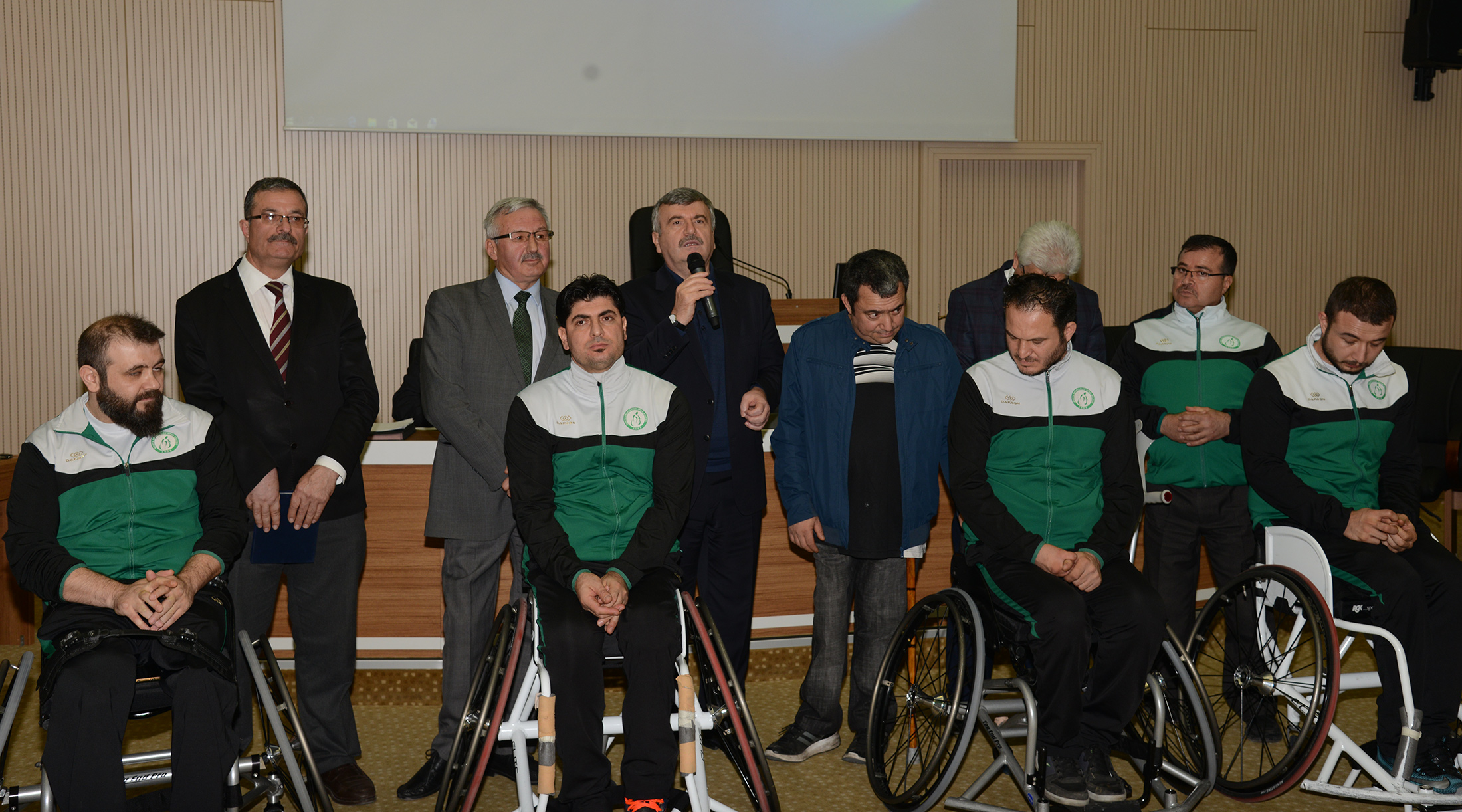 Büyükşehir'den Tekerlekli Sandalye Basketbol Takımı'na Destek