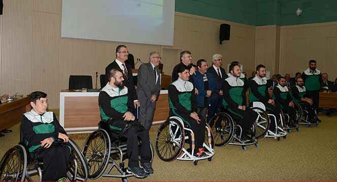 Büyükşehir'den Tekerlekli Sandalye Basketbol Takımı'na Destek