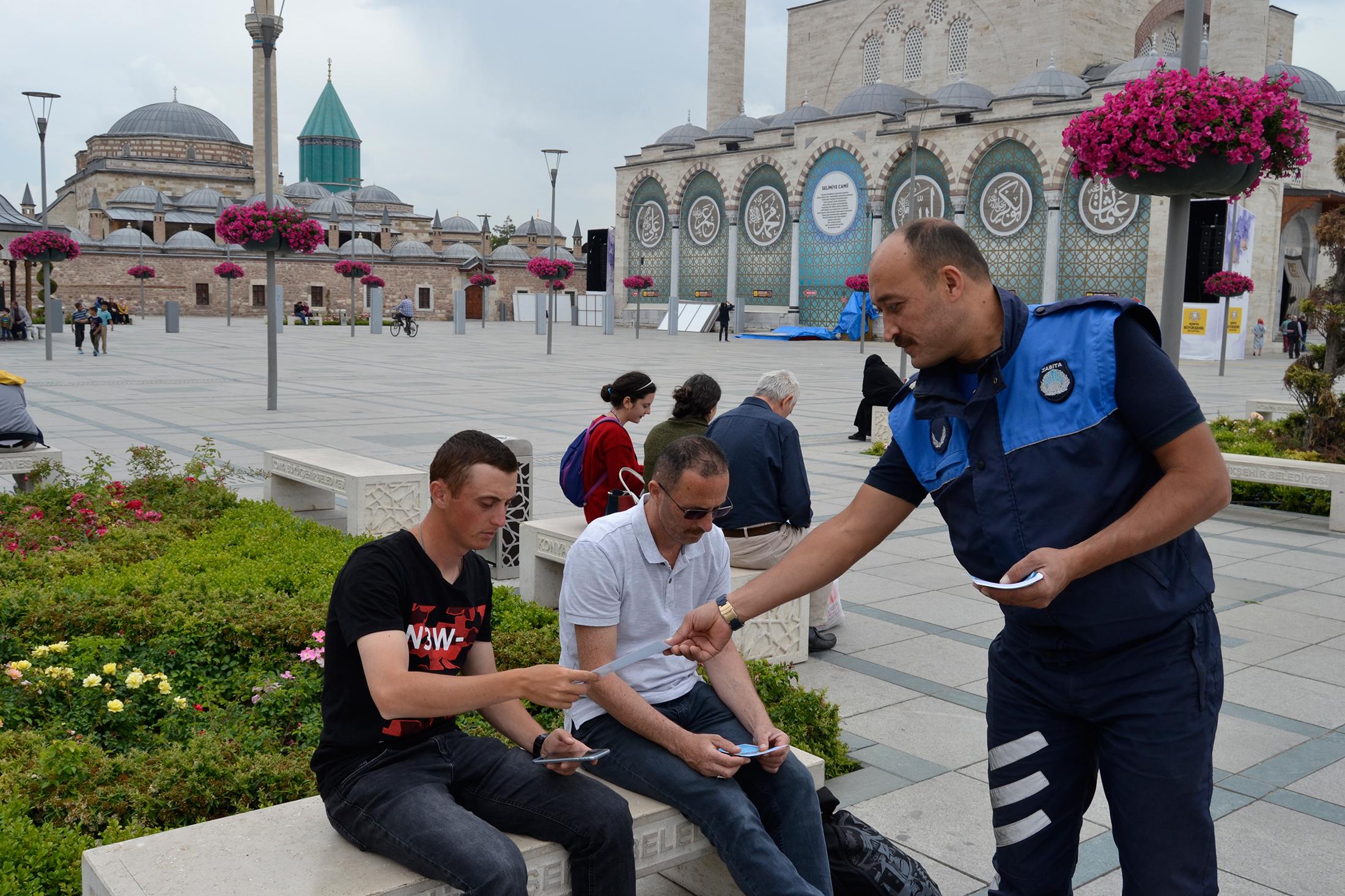 Büyükşehir Zabıta Vatandaşı Bilgilendiriyor