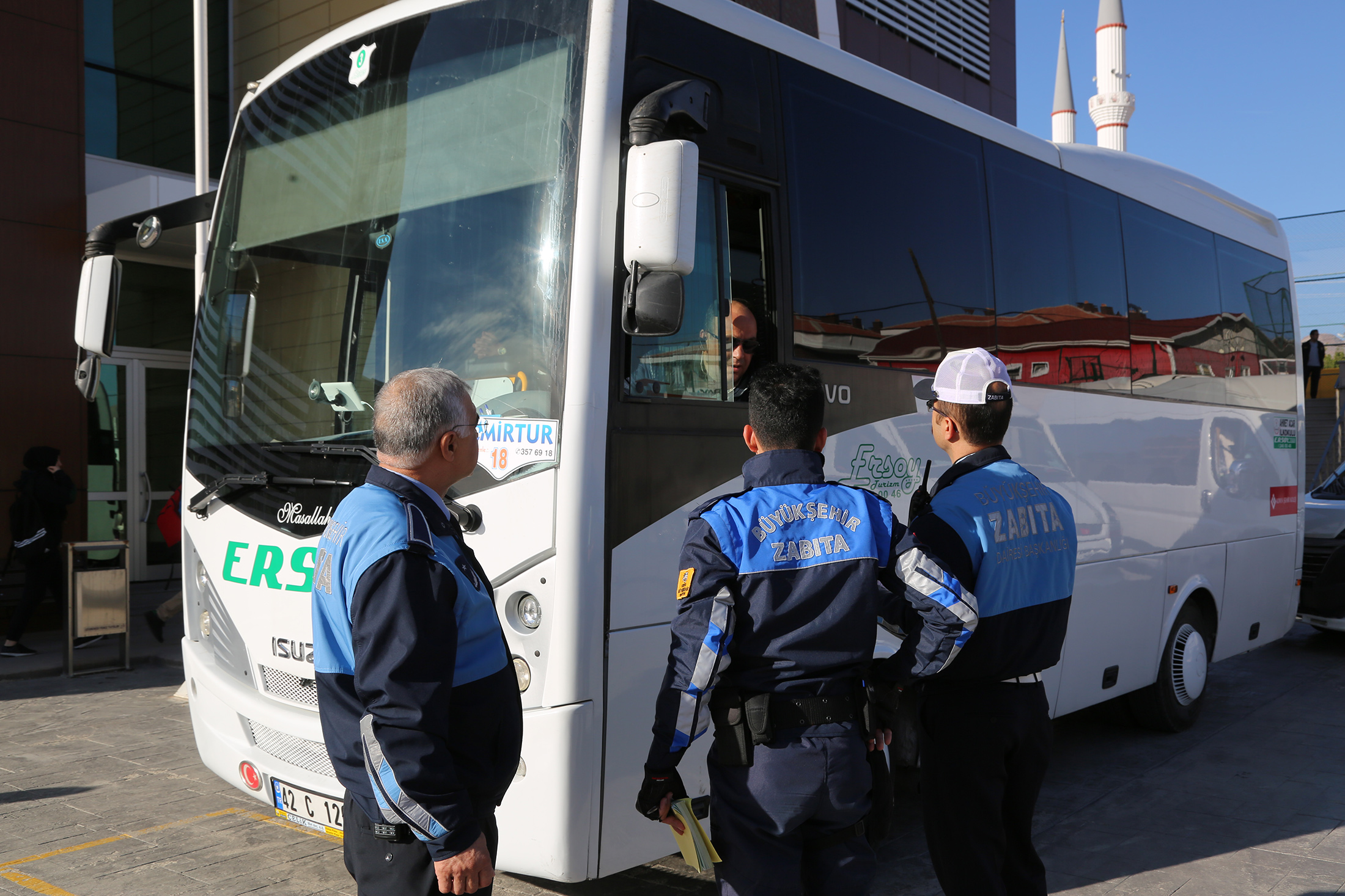 Büyükşehir'den Okul Servis Araçlarına Denetim