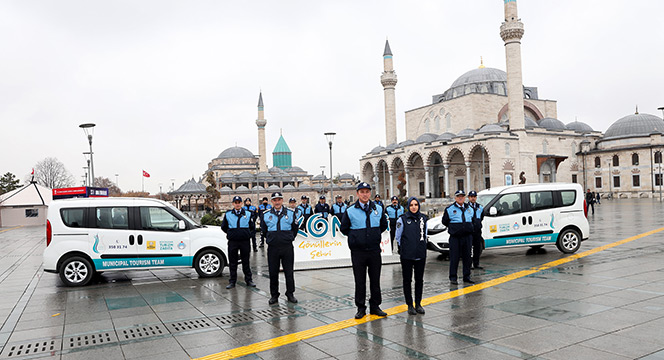                   Büyükşehir Turizm Zabıtası Ziyaretçilere Rehberlik Ediyor