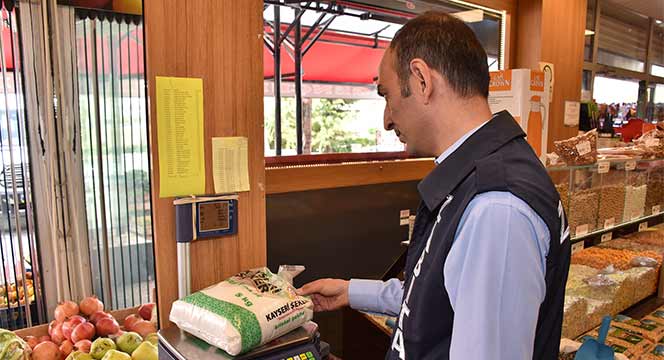 Konya Zabıtası Hem Vatandaşı Hem de Dürüst Esnafı Koruyor  