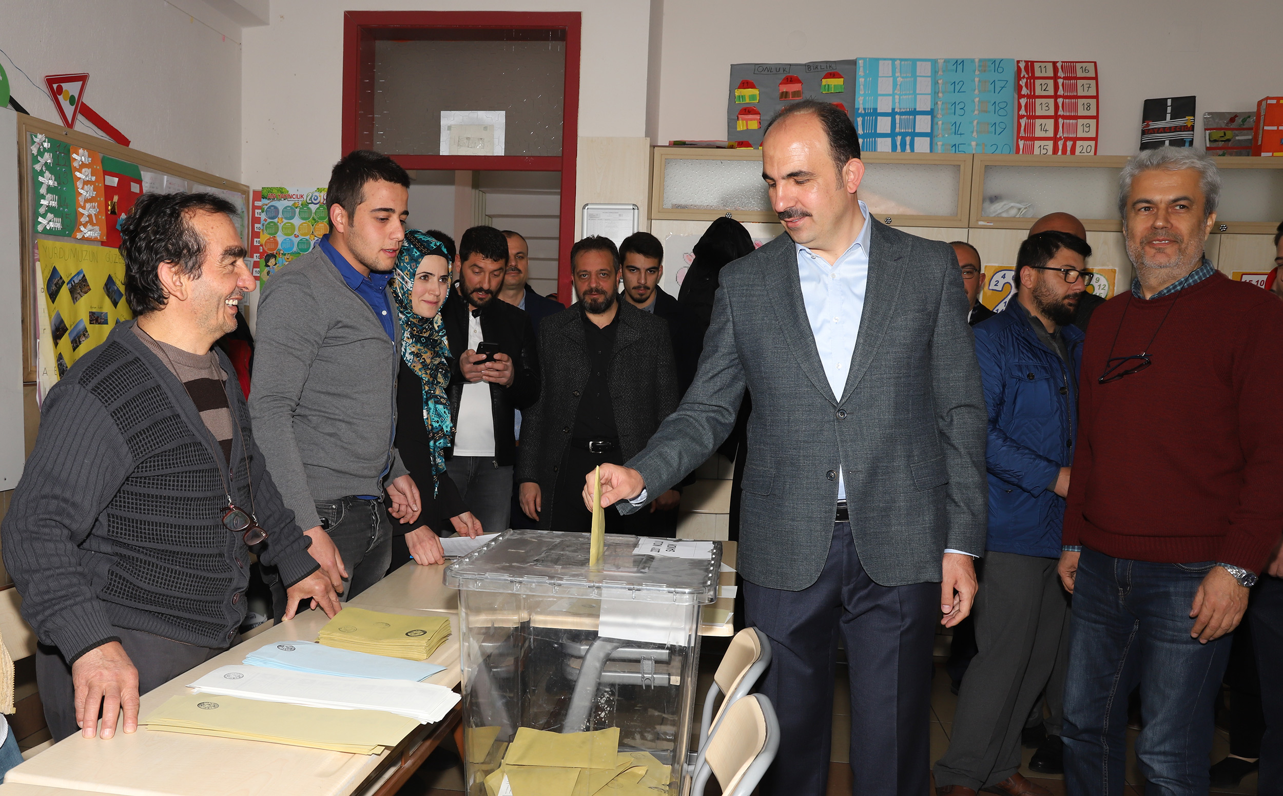 Başkan Altay Oyunu 2201 Nolu Sandıkta Kullandı