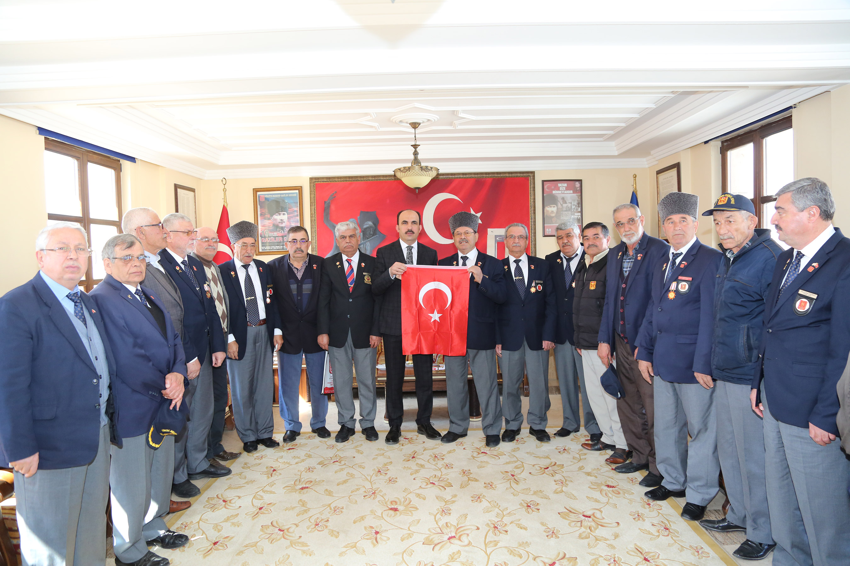 Başkan Altay'dan Gazilere ve Şehit Ailelerine Ziyaret