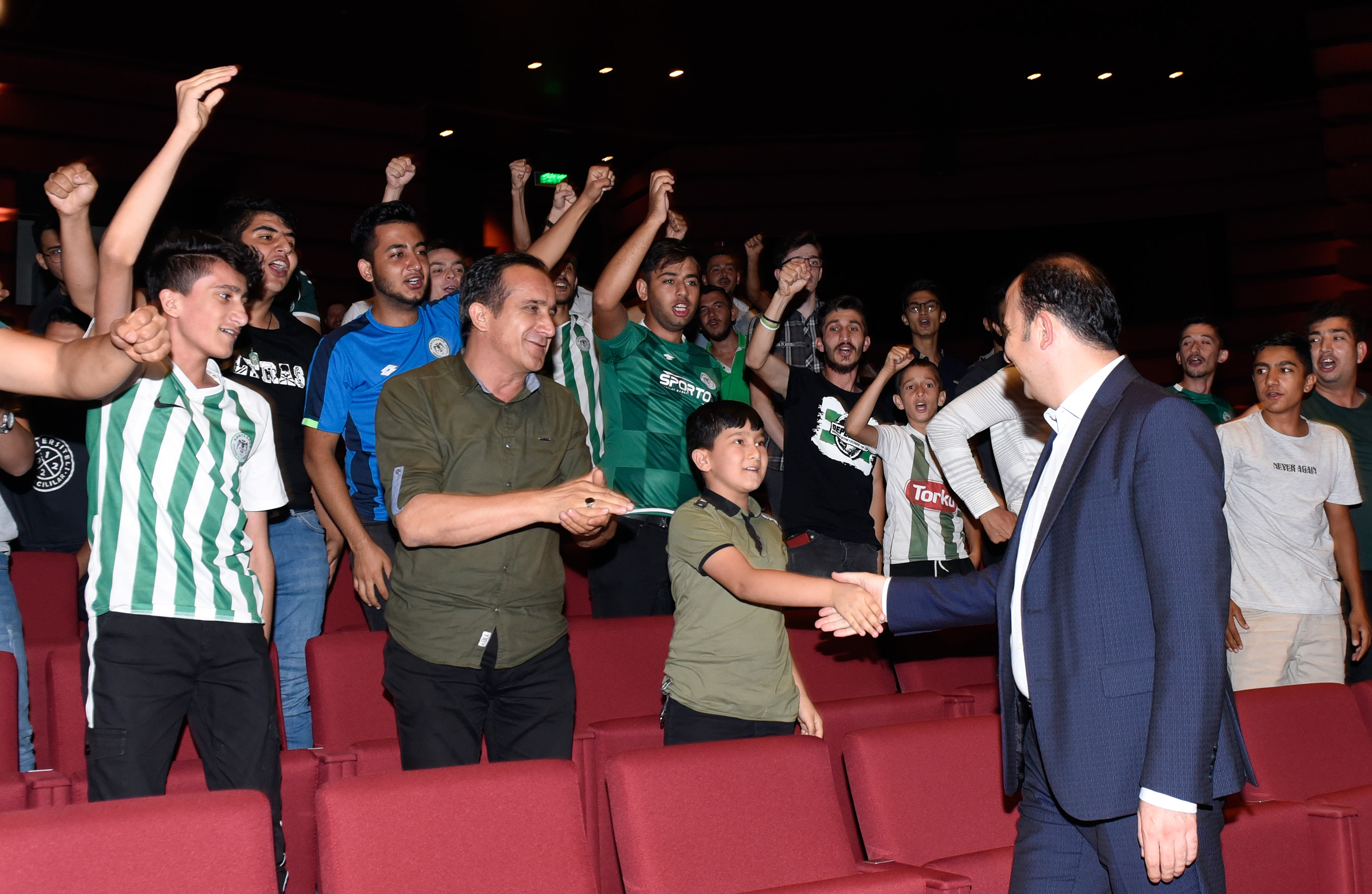 Başkan Altay Konyasporlu Taraftarlarla Buluştu