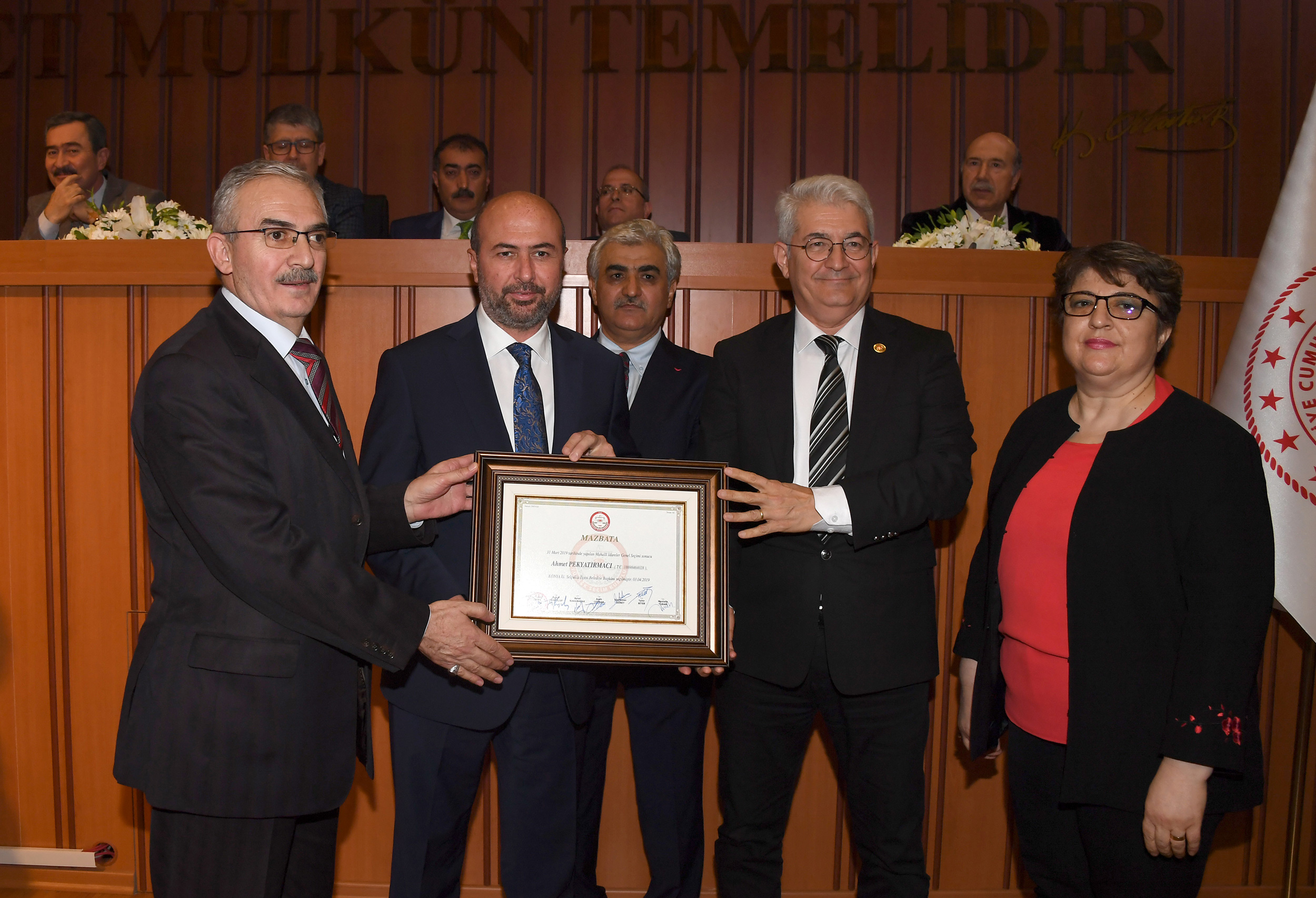 Başkan Altay Mazbatasını Aldı