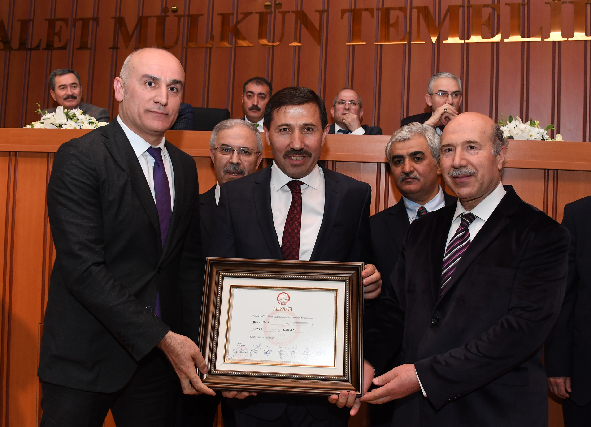 Başkan Altay Mazbatasını Aldı