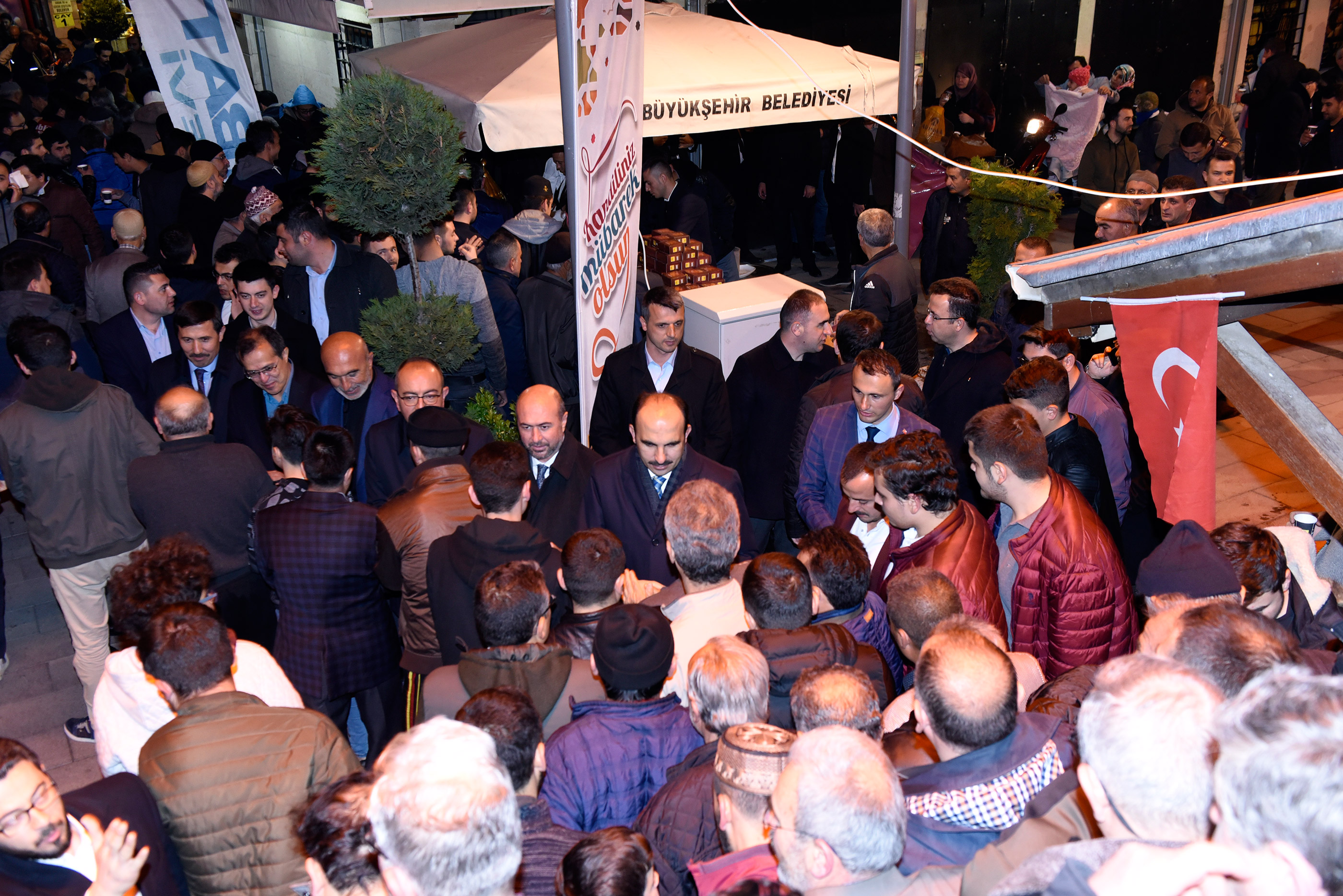 Başkan Altay, Miraç Kandilinde Vatandaşlarla Buluştu