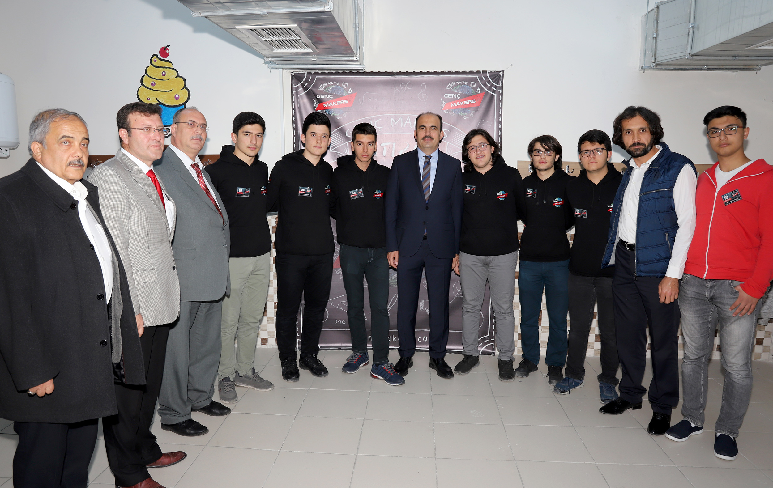 Başkan Altay, Robot Yarışmasında Şampiyon Olan Öğrencilerle Buluştu