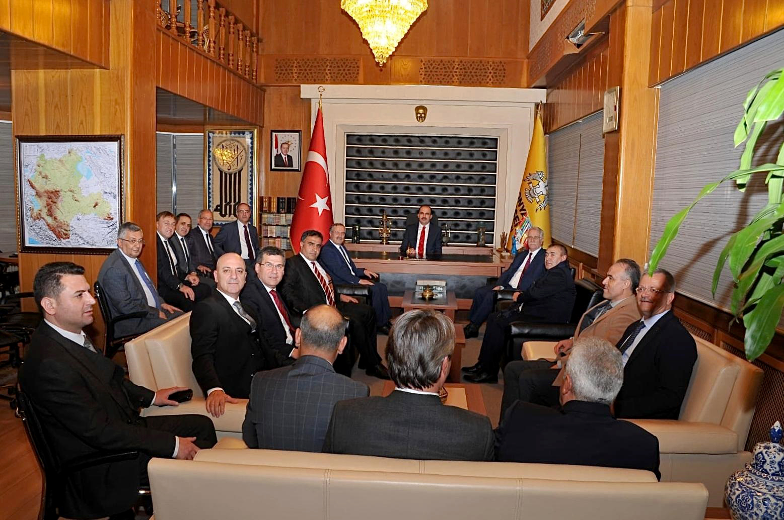 OSBÜK Yönetimi Başkan Altay'ı Ziyaret Etti