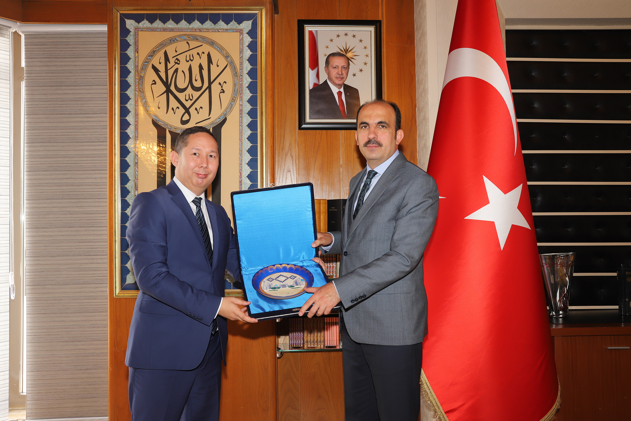 Özbek Heyetten Başkan Altay'a Ziyaret