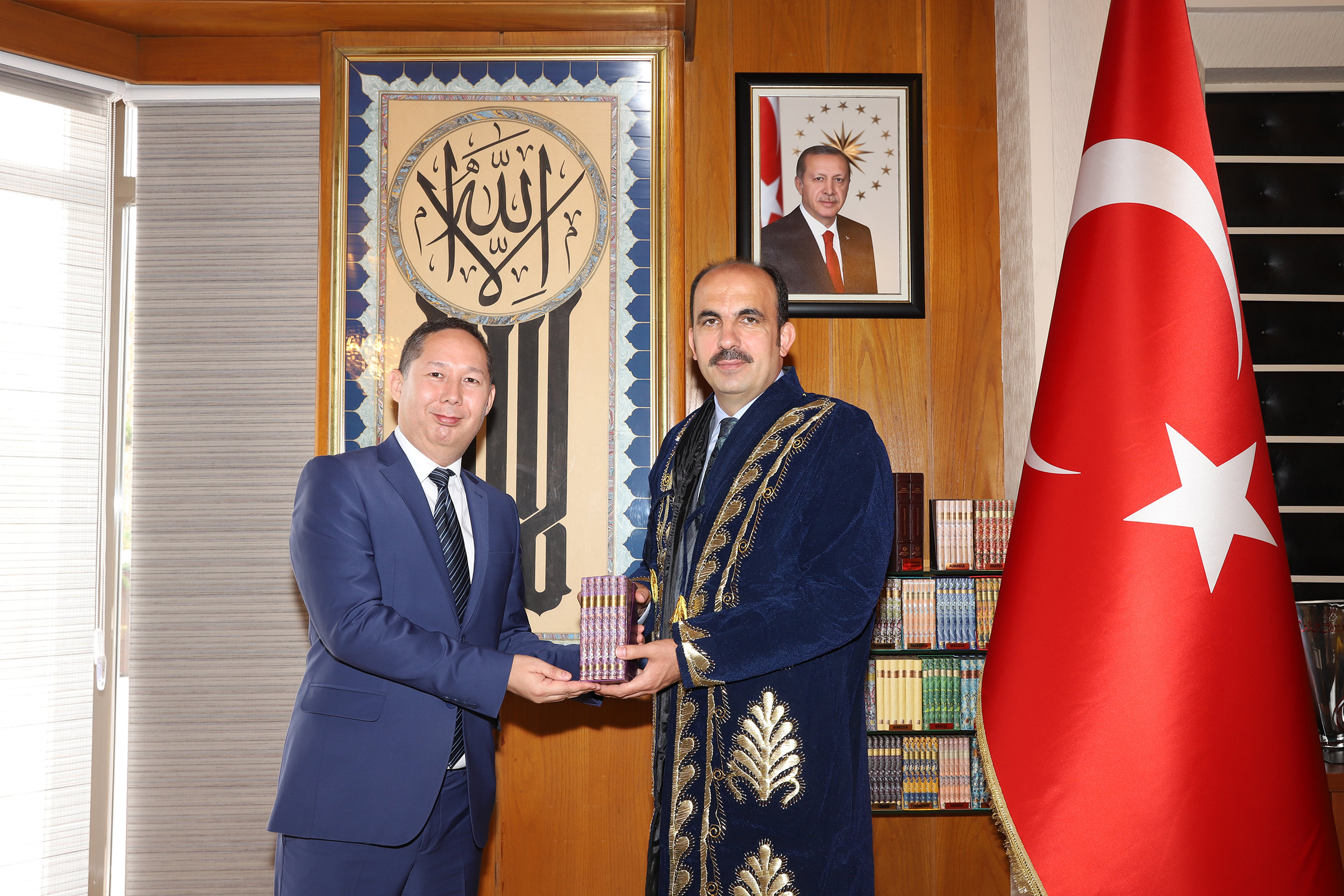 Özbek Heyetten Başkan Altay'a Ziyaret