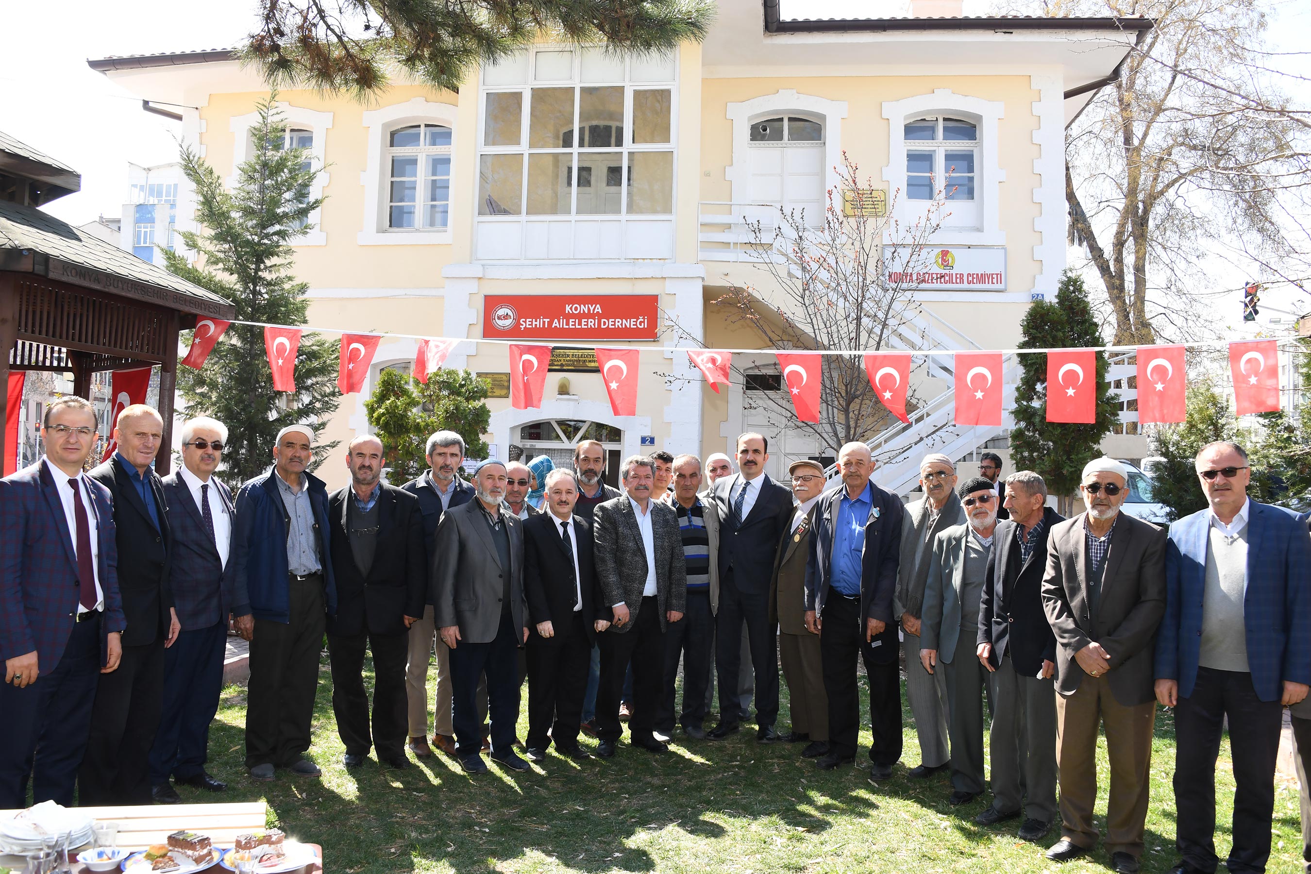 Başkan Altay Şehit Ailelerini Ziyaret Etti