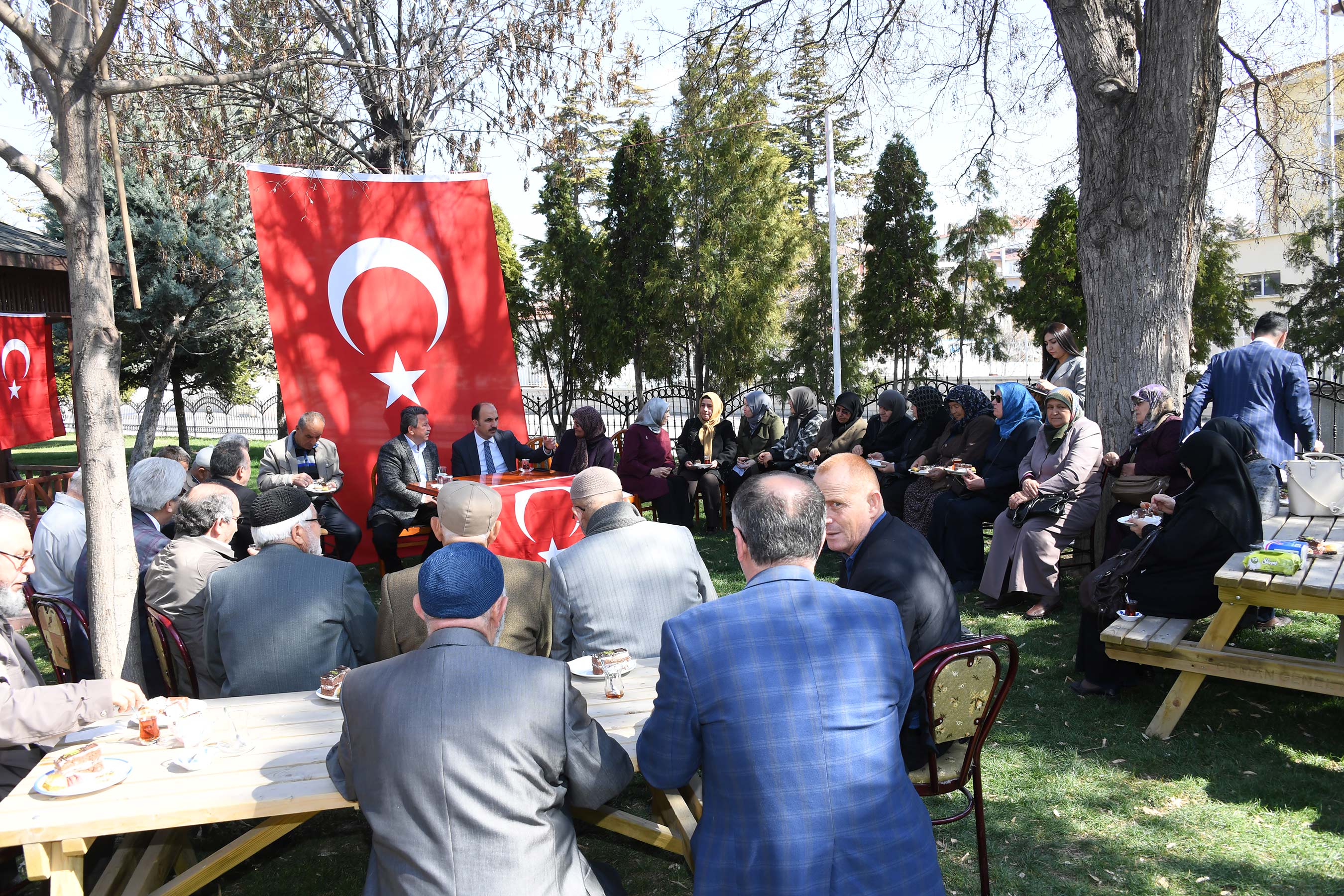Başkan Altay Şehit Ailelerini Ziyaret Etti