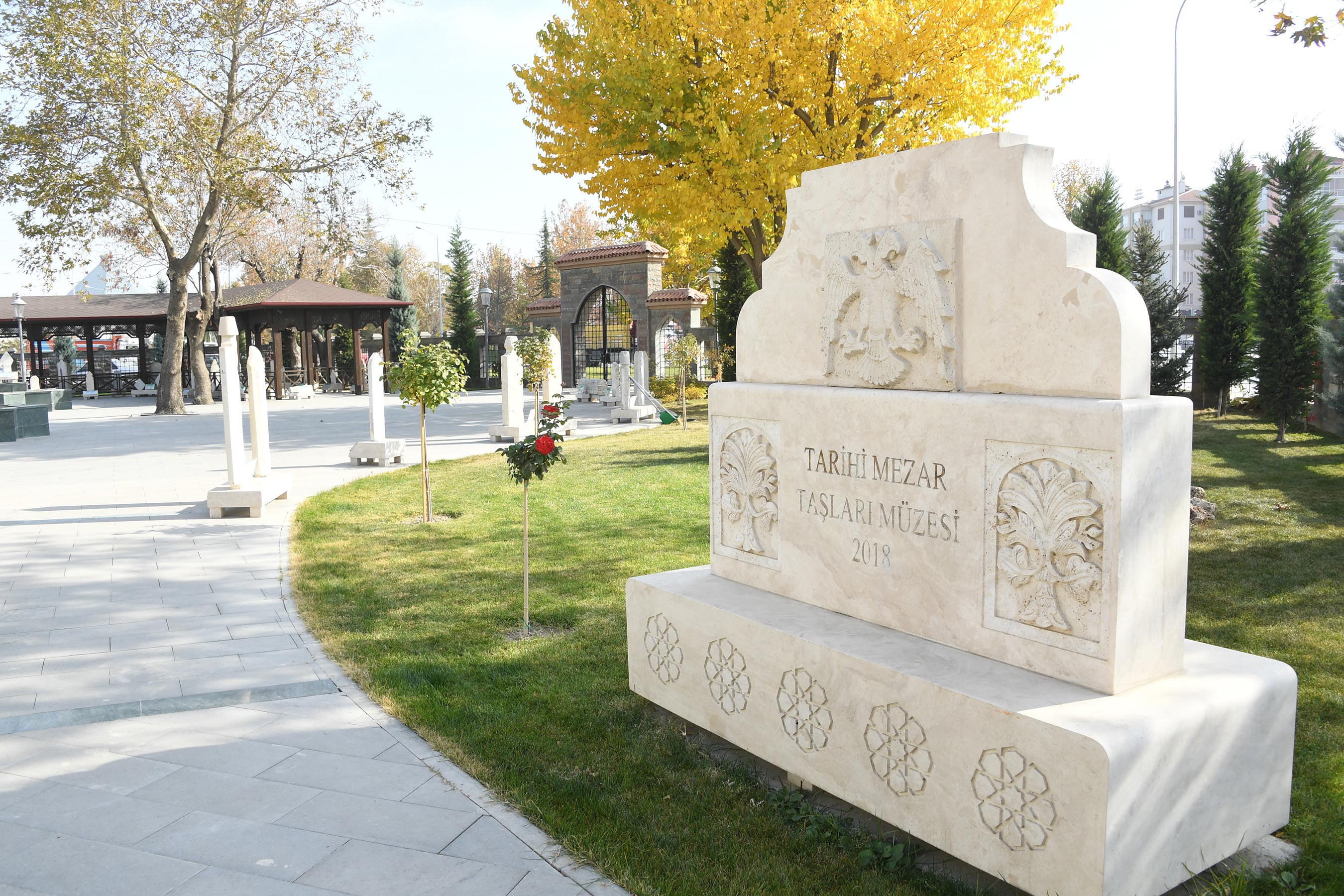 Büyükşehir, Tarihi Mezar Taşlarına Sahip Çıkıyor