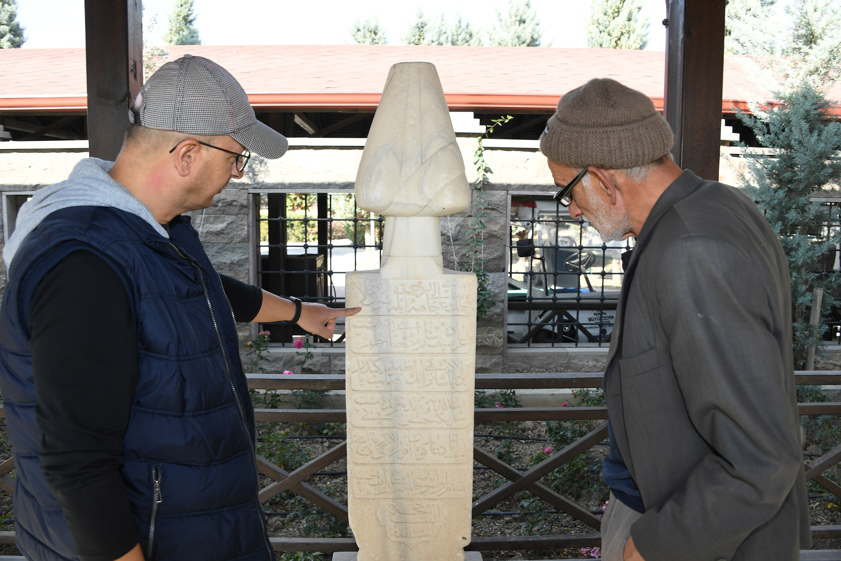 Büyükşehir, Tarihi Mezar Taşlarına Sahip Çıkıyor