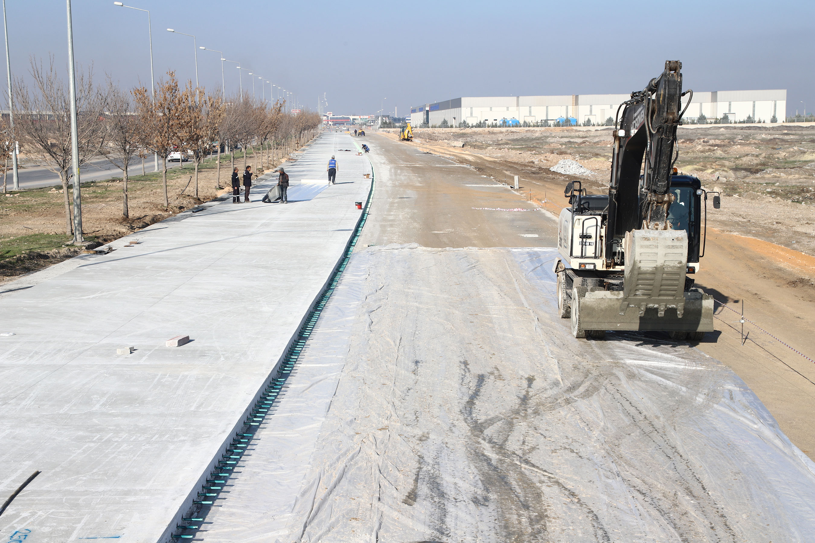 Büyükşehir'den İlk Kez Beton Yol Uygulaması