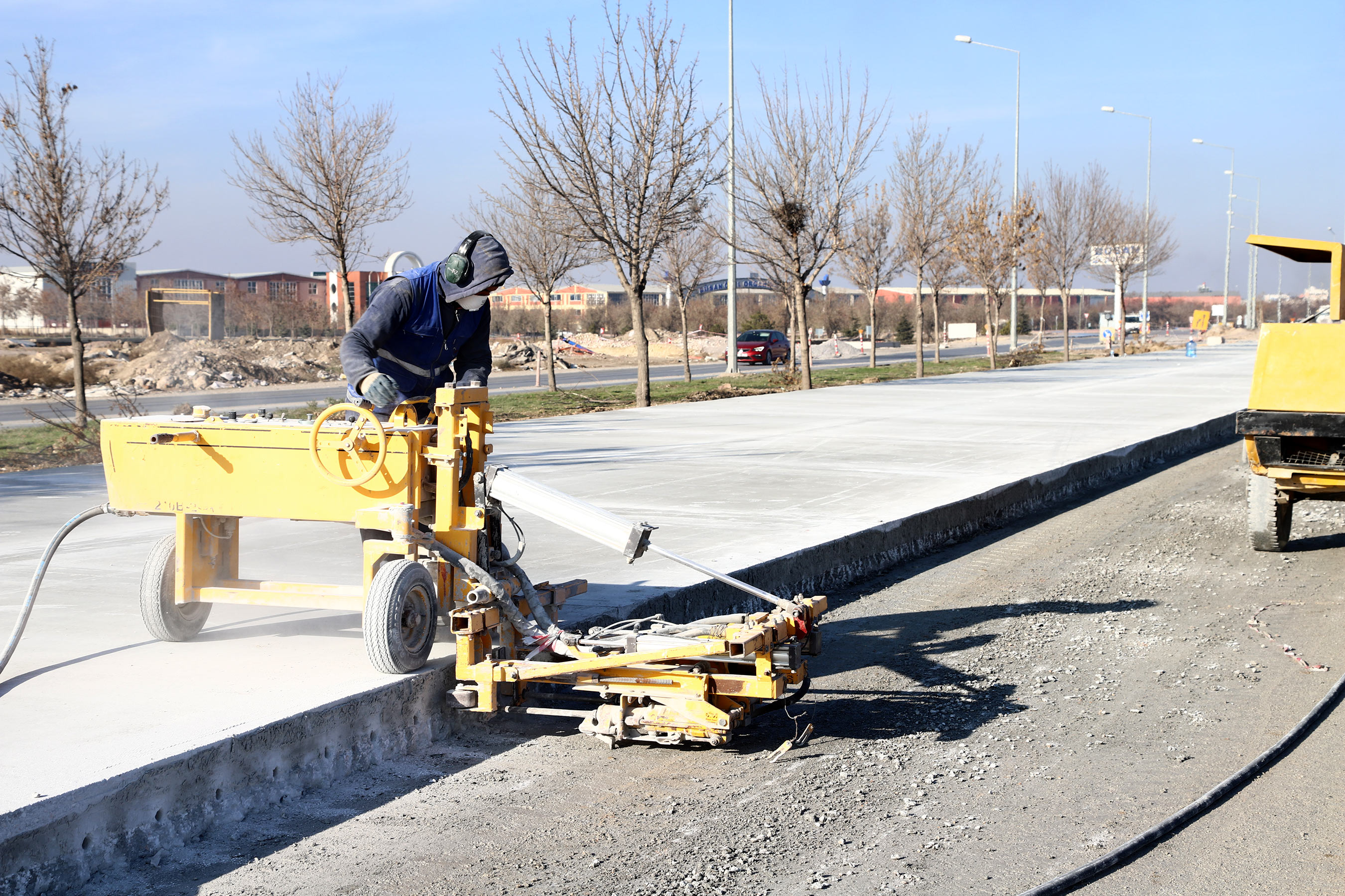 Büyükşehir'den İlk Kez Beton Yol Uygulaması