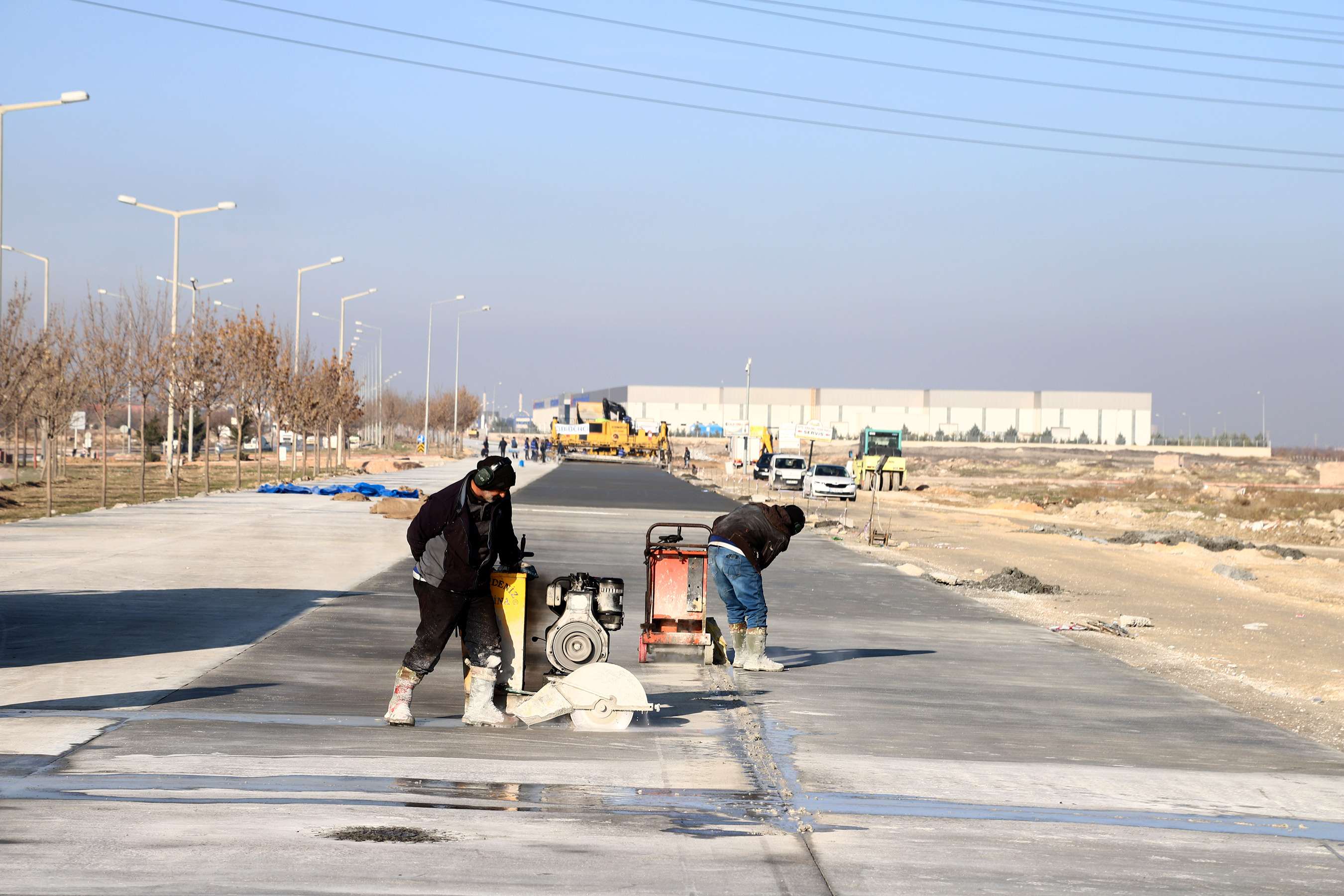 Büyükşehir'den İlk Kez Beton Yol Uygulaması