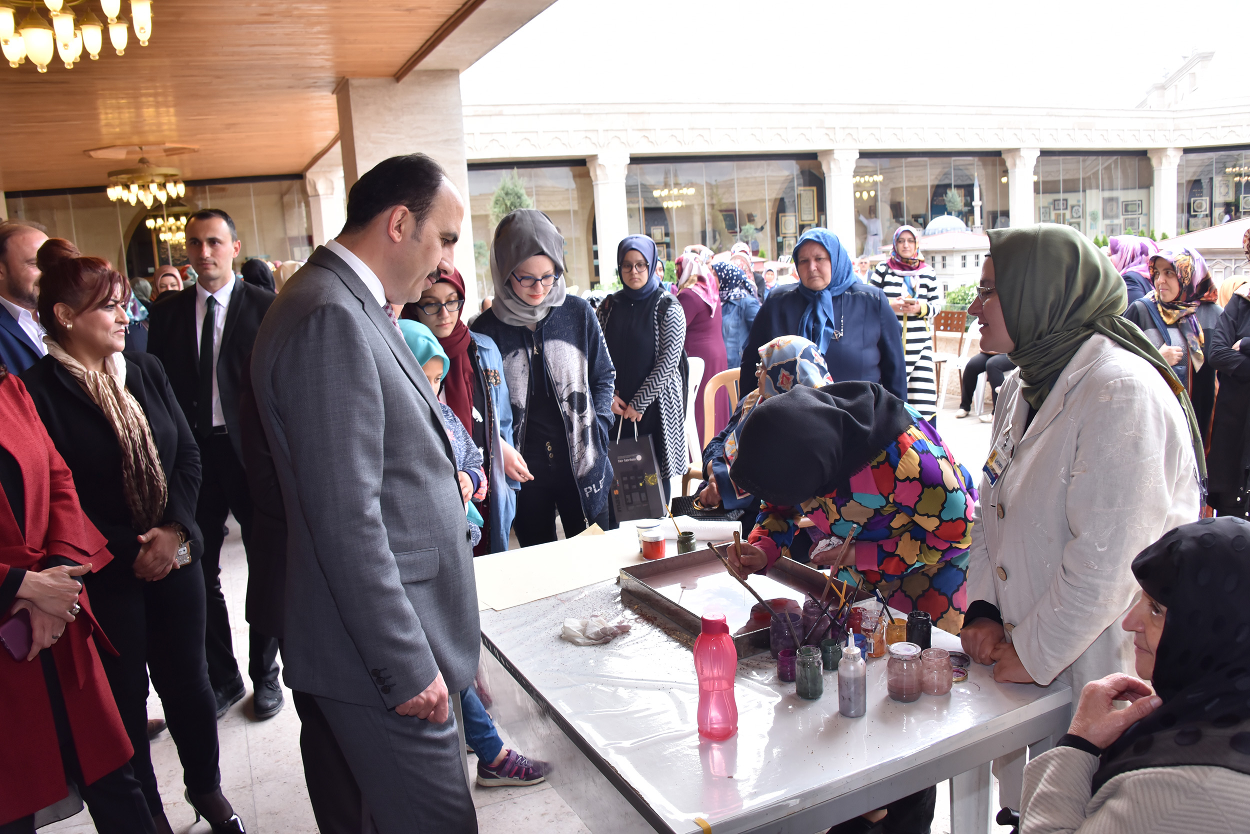 'Altın Dokunuşlar' Muhteşem Bir Sergi ile Kapılarını Açıyor