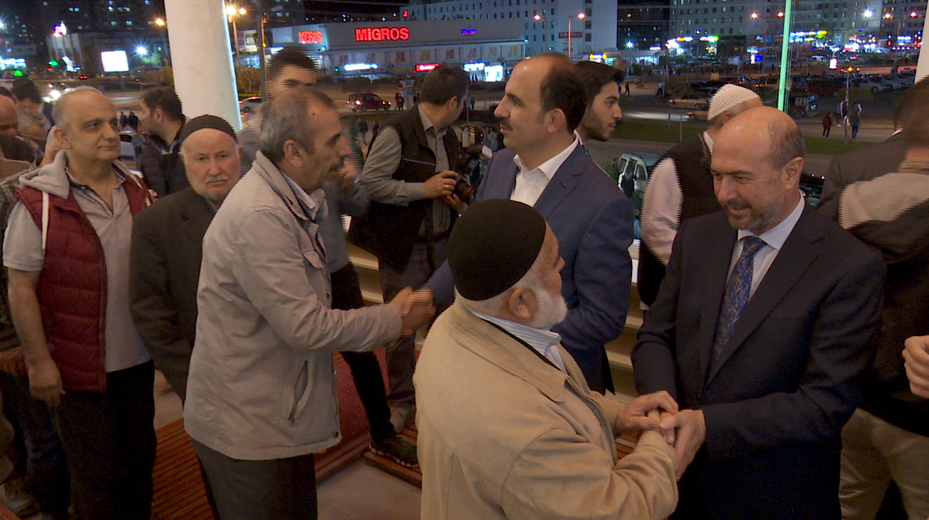 Başkan Altay, Teravih Sonrası Vatandaşlarla Buluştu 