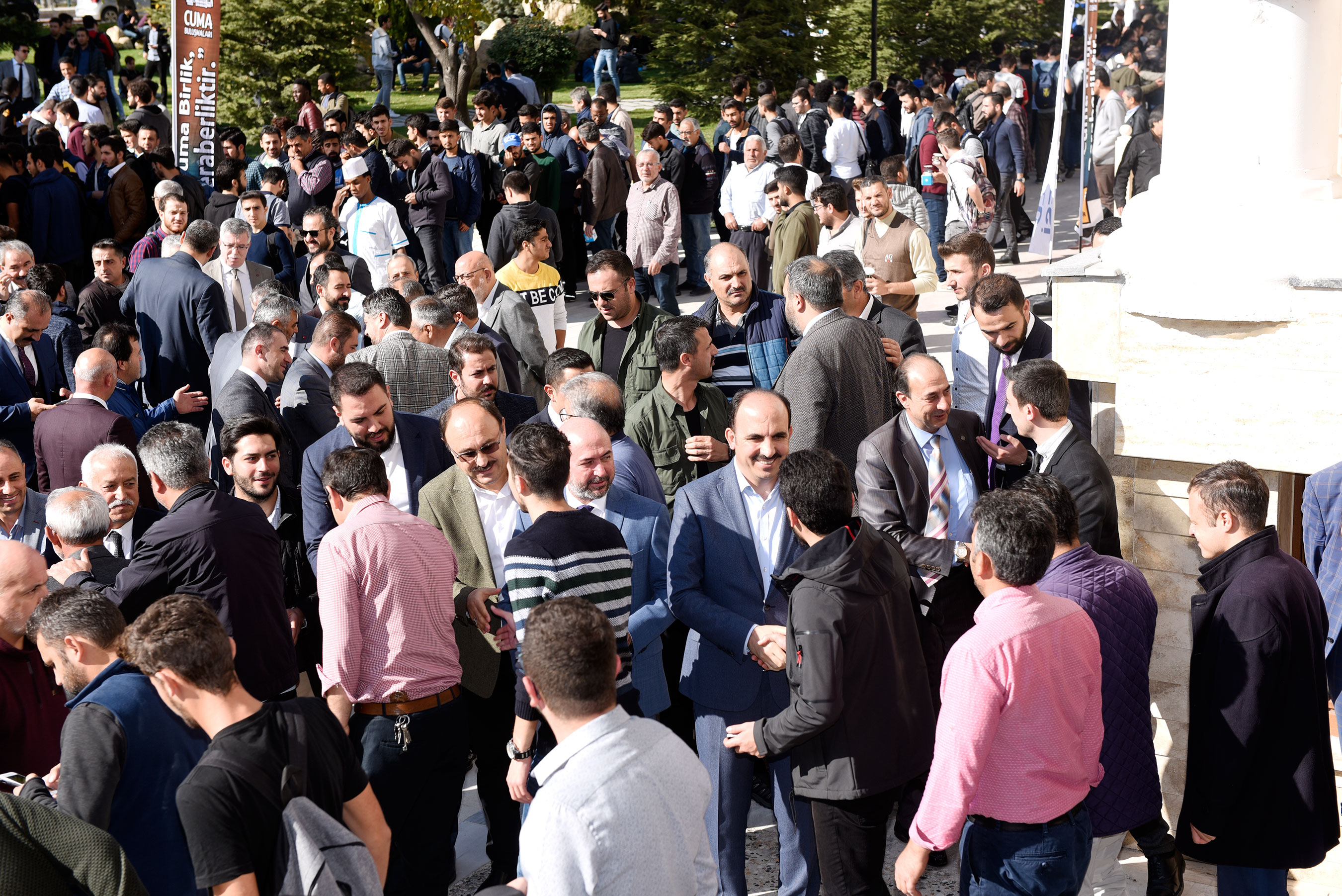 Başkan Altay Kampüs Camii'nde Öğrencilerle Buluştu