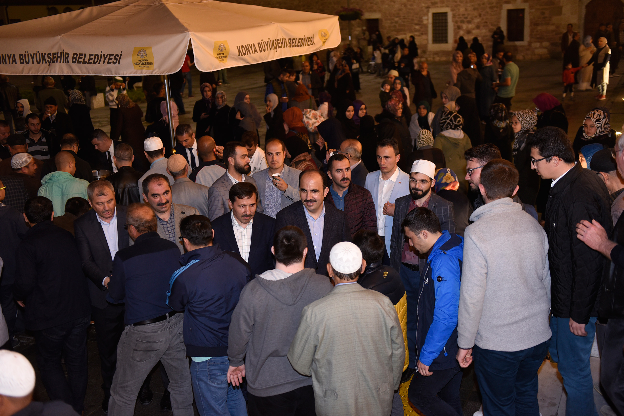 Konya'da Ramazan Ayının İlk Teravih Coşkusu Yaşandı