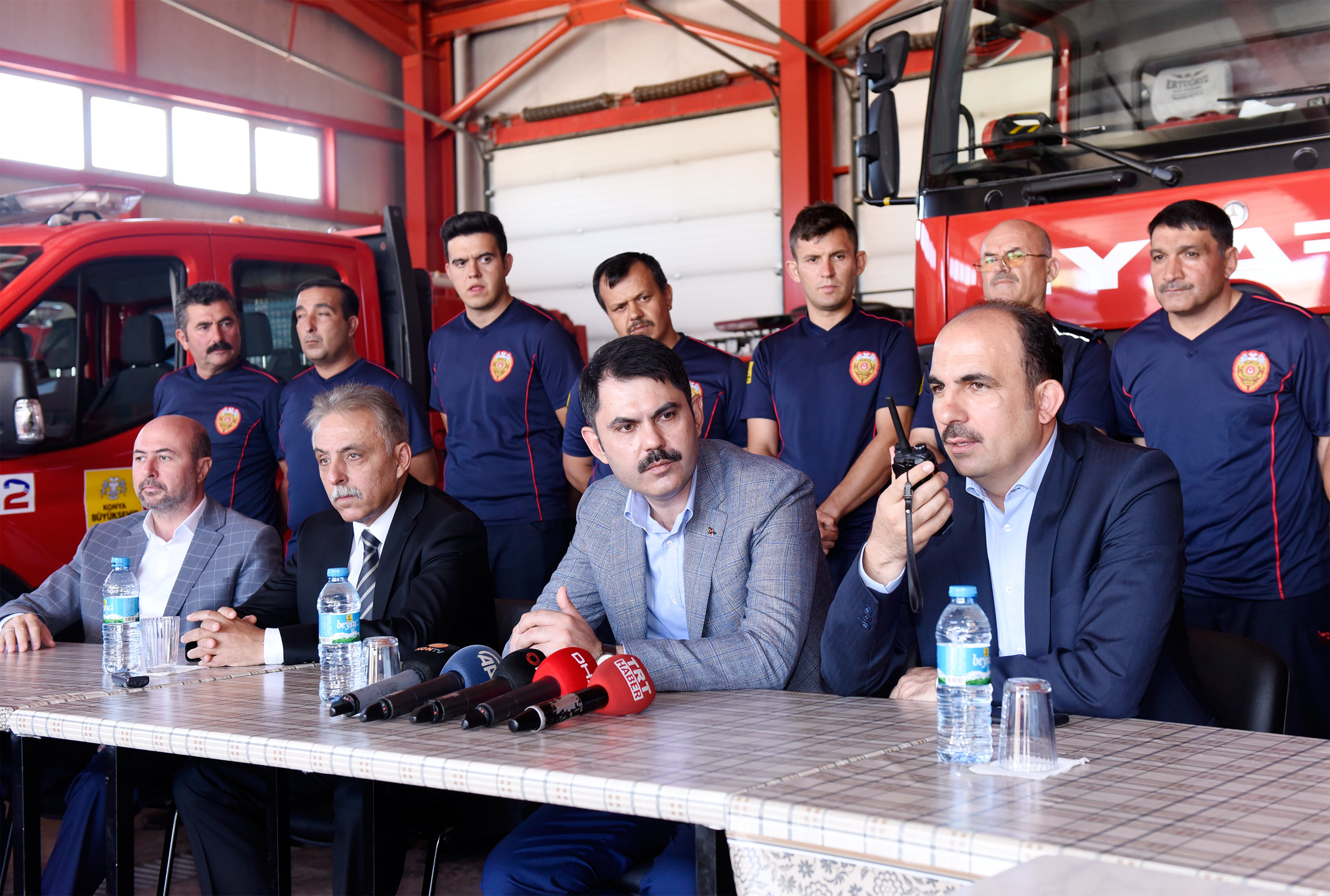 Bakan Kurum İtfaiye Personeliyle Bayramlaştı
