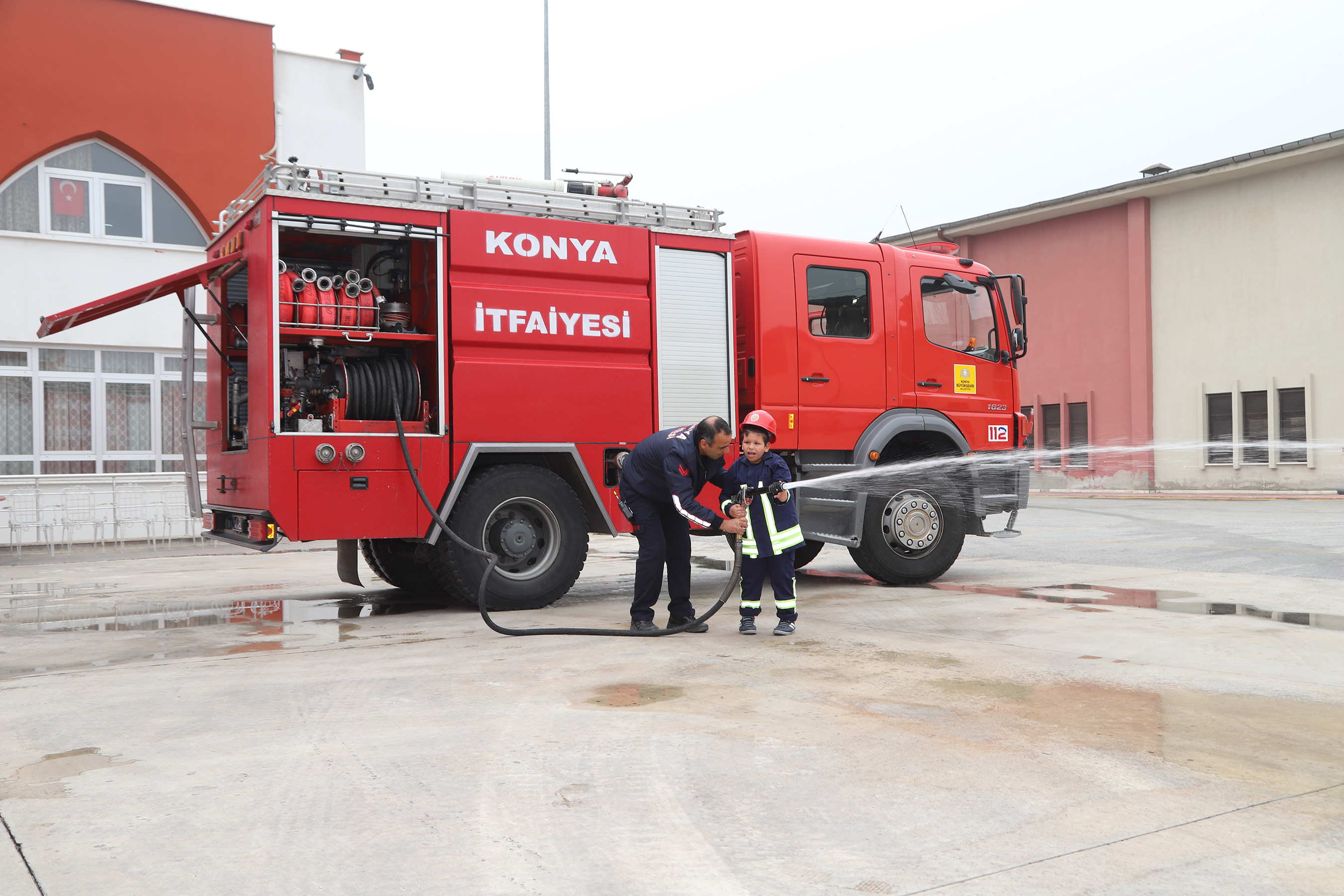 Küçük Mustafa'nın İtfaiyeci Olma Hayali Gerçekleşti