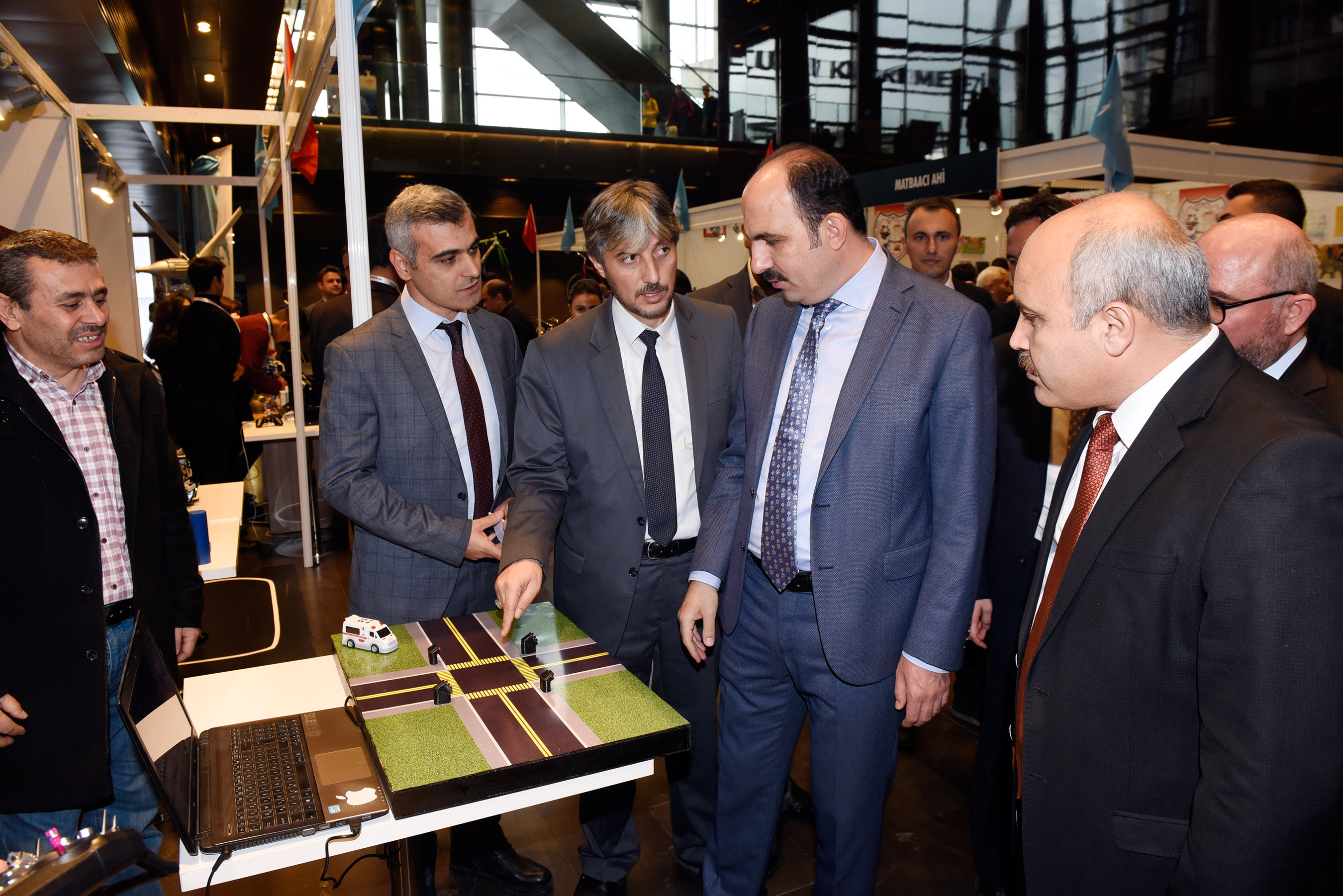 'Uluslararası Ahilik Fuarı ve İş Ahlakı Zirvesi' Başladı
