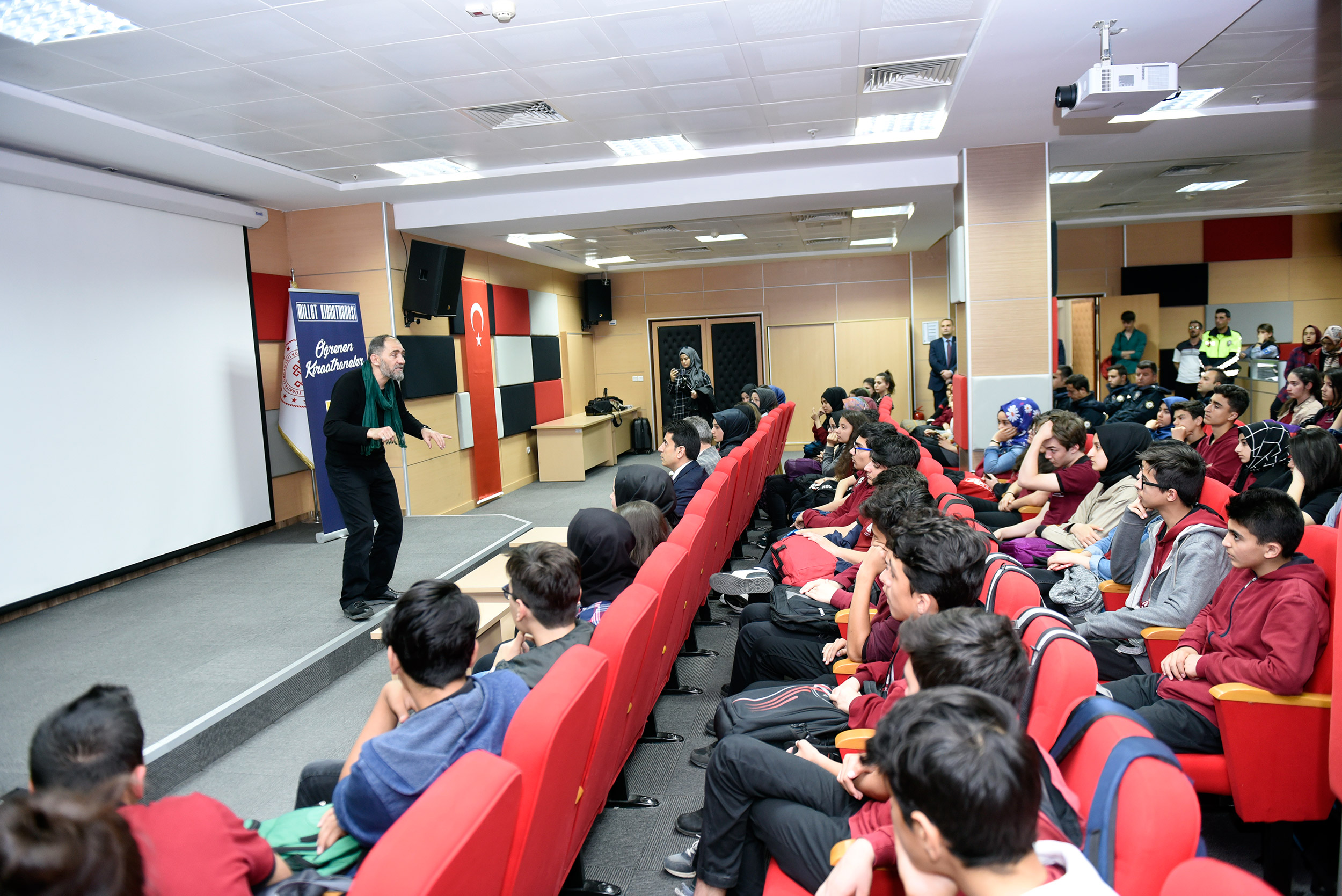 Büyükşehir\'den Gençlik, Şuur ve Özgüven Konferansı